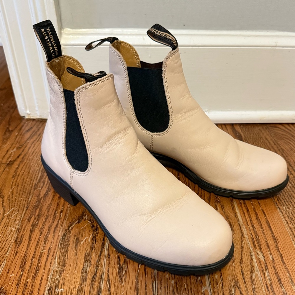 White Heeled Blundstone boots #1671 - Picture 4 of 8